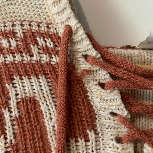 Forever 21 hooded sweater - Picture 3 of 4